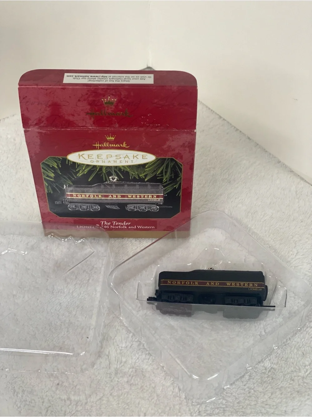 Hallmark Keepsake Lionel The Tender 746 Norfolk and Western Train Ornament 1999